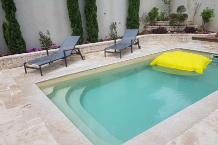 כרטיס ביקור דיגטלי חג'ג' בריכות - בריכה